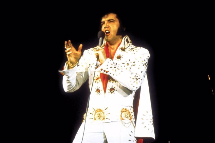 Archivo - El director de Elvis prepara una película concierto con imágenes inéditas