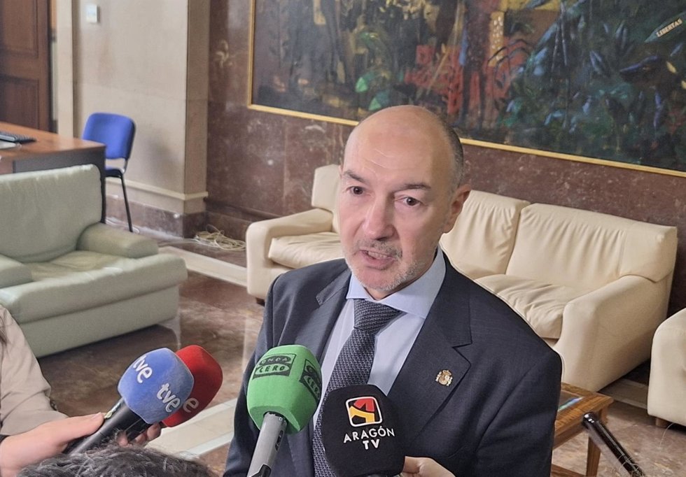 Archivo - El delegado del Gobierno en Aragón, Fernando Beltrán.