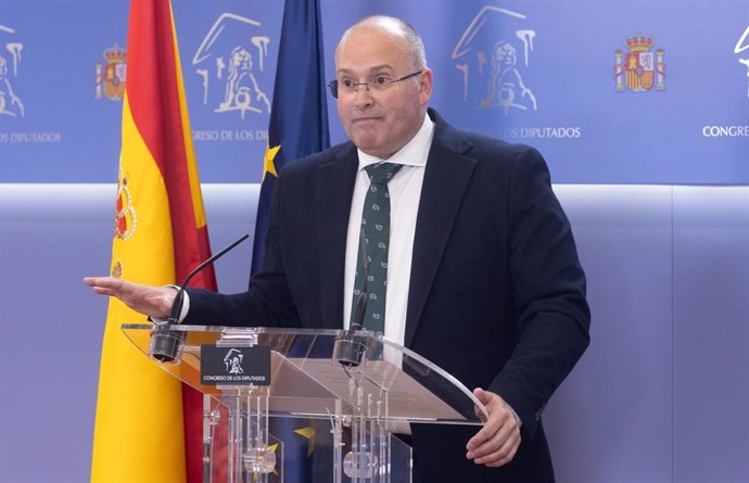 El portavoz del PP en el Congreso, Miguel Tellado, durante una rueda de prensa sobre actualidad en el Congreso de los Diputados, a 7 de mayo de 2024, en Madrid (España).