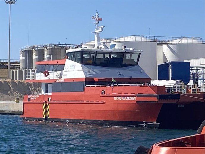 Escala técnica de un remolcador de altura de reciente construcción en el Puerto de Motril (Granada).