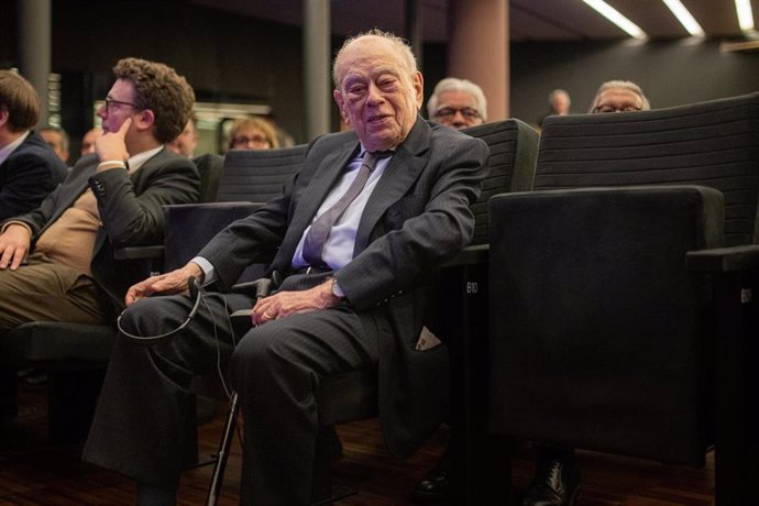 Archivo - El expresidente de la Generalitat de Catalunya Jordi Pujol, durante el acto de celebración del 25 aniversario de la Oficina del Parlamento Europeo en Barcelona, en La Pedrera, a 21 de marzo de 2024