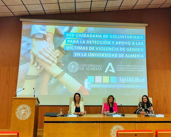 Clausura de la III edición de un curso formativo dirigido a toda la comunidad universitaria.