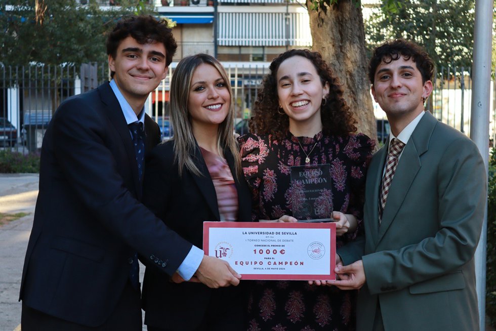 El Club de Debate Hispalense 3 de la Universidad de Sevilla, campeón del I Torneo Nacional de Debate Académico ,