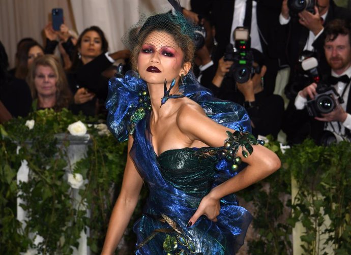 Zendaya arrasa en la gala MET y los fans exigen James Gunn: "Poison Ivy inmediatamente"