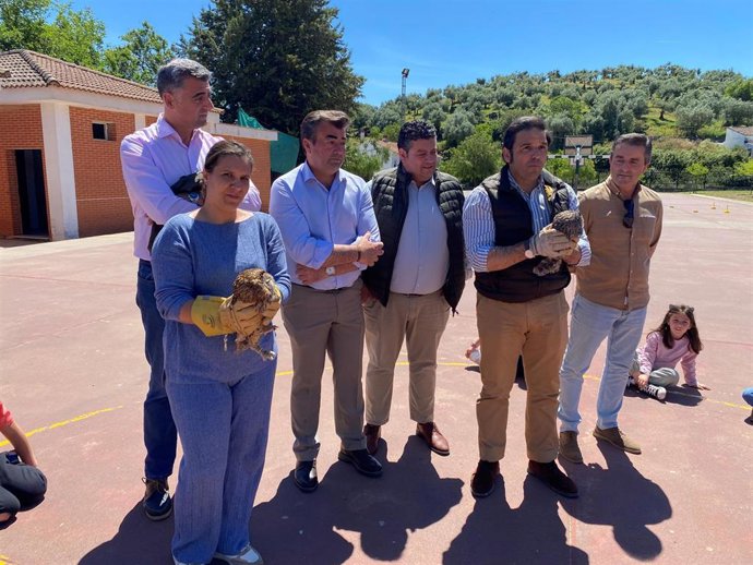 Suelta de cárabos en Aroche (Huelva).