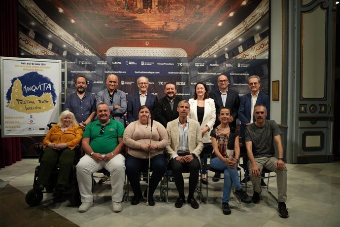 El presidente de Manquita, Antonio Zafra; la edil delegada de Cultura, Mariana Pineda; el vicepresidente de Cultura de la Diputación , Manuel López Mestanza, y el presidente de la Fundación Málaga, Juan Cobalea, entre otros asistentes a la presentación.