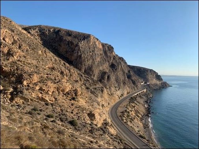 Archivo - Carretera de El Cañarete, en Almería