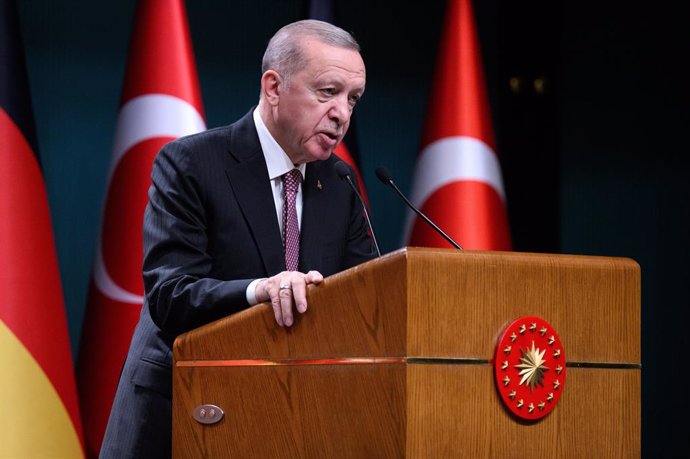 24 April 2024, Turkey, Ankara: Recep Tayyip Erdogan, President of Turkey, speaks at a press conference with German President Frank-Walter Steinmeier after their talks at the presidential palace. Steinmeier is on a three-day official visit to Turkey. The o