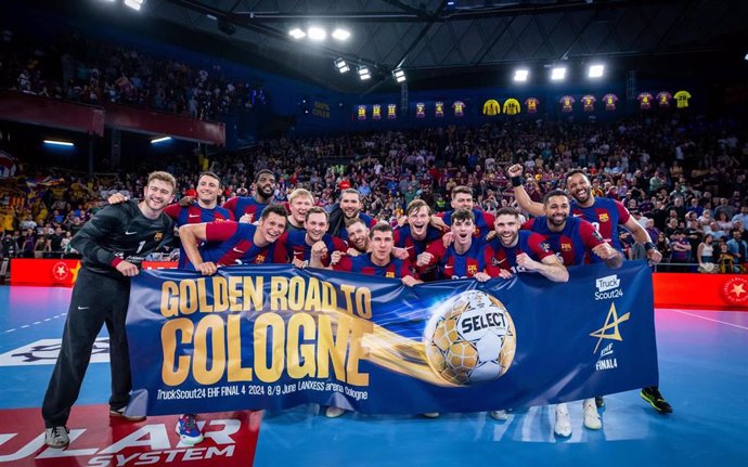 El Barça de balonmano celebra la clasificación para la Final4 de la Liga de Campeones tras eliminar al PSG