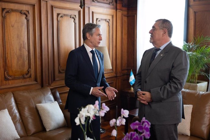 El secretario de Estado de EEUU, Antony Blinken, y el presidente de Guatemala, Bernardo Arévalo