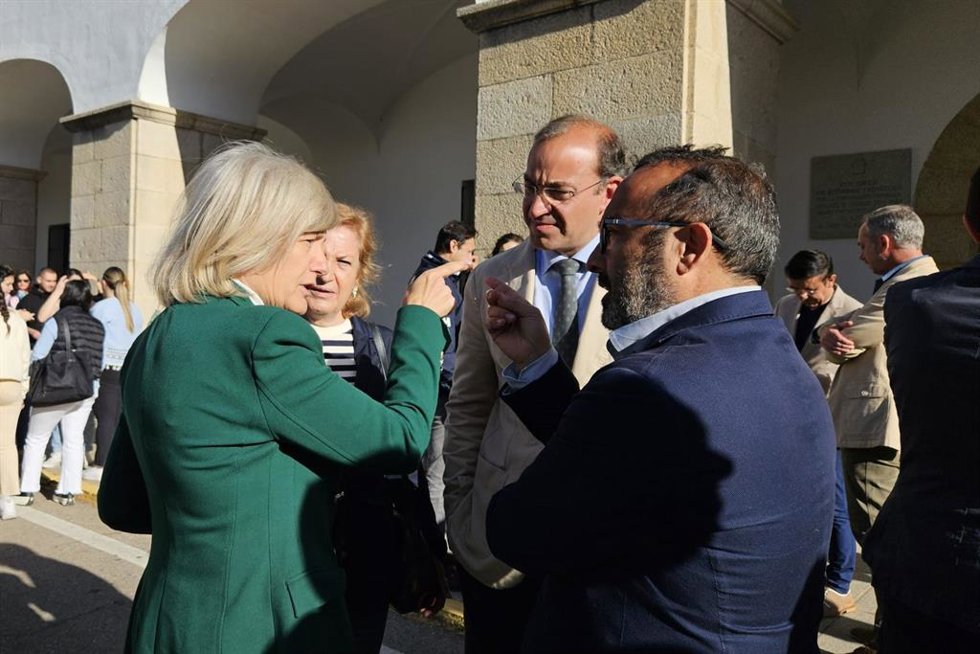 Victoria Bazaga, Miguel Ángel Morales y Rafael Mateos en el complejo cultural San Francisco de Cáceres