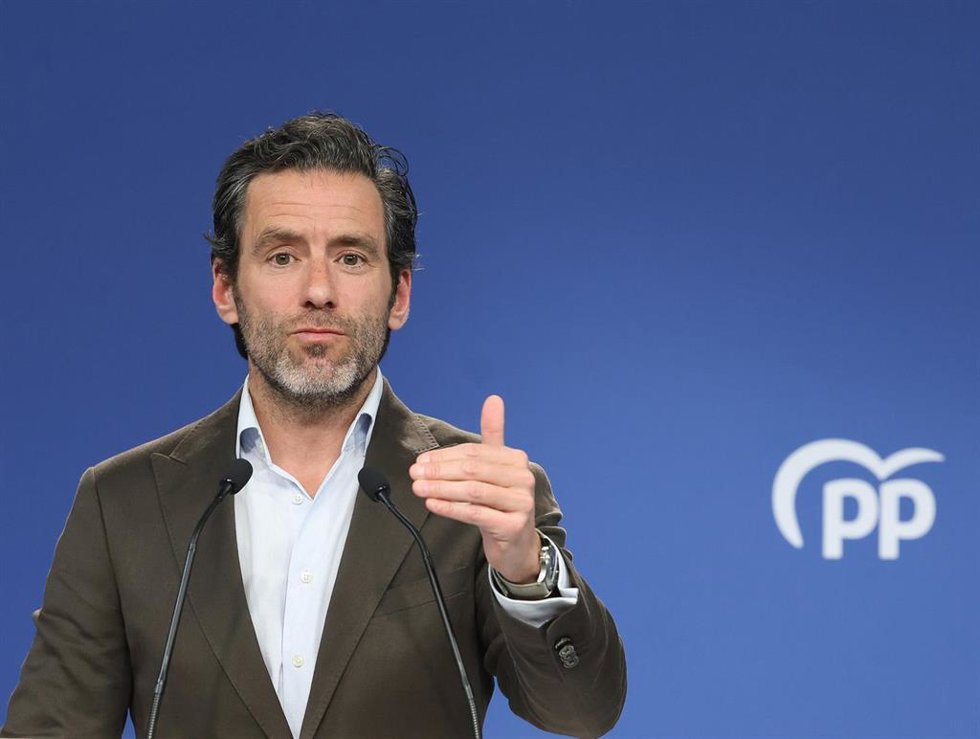 El portavoz del Partido Popular, Borja Sémper, ofrece una rueda de prensa para valorar los resultados de las elecciones vascas, en la sede del PP, a 22 de abril de 2024, en Madrid (España). El PP se ha consolidado como la cuarta fuerza política. Su grup