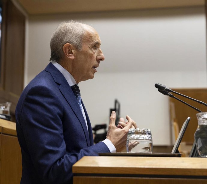 Archivo - El vicelehendakari y consejero de Seguridad, Josu Erkoreka