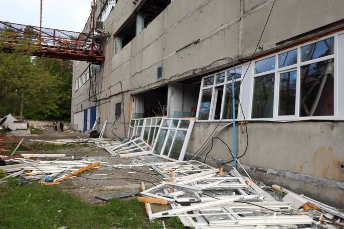 Edificio destruido por un ataque ruso sobre la ciudad ucraniana de Járkov