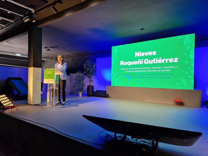 La consejera Nieves Roqueñí, durante su intervención en la inauguración de la jornada 'Carbón europeo en transición: resurgir como el ave fénix' celebrada en el Pozo Sotón, de Hunosa.