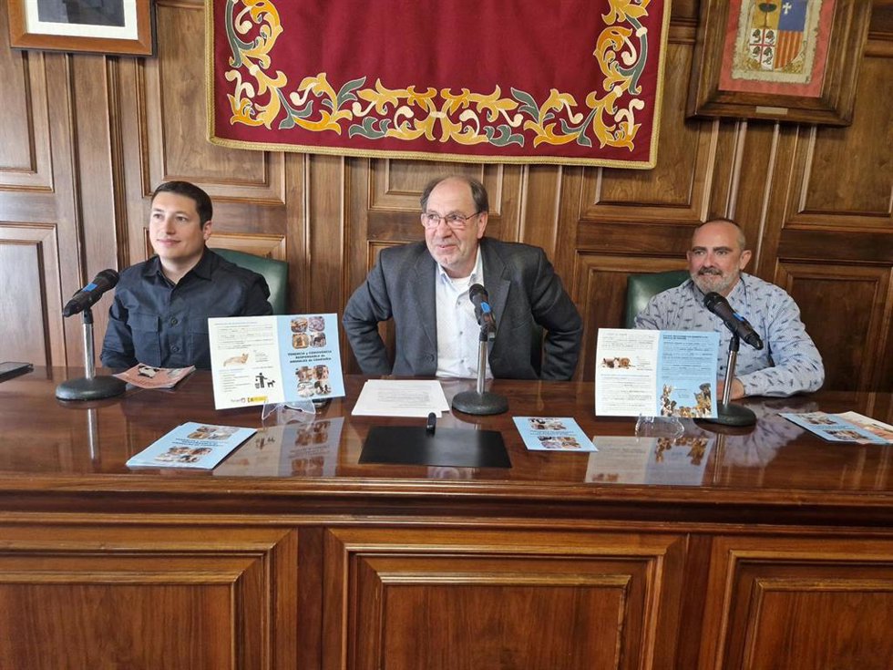 Presentación del folleto sobre mascotas