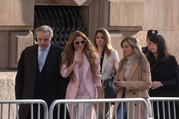 Archivo - Shakira llega a su juicio en la Audiencia de Barcelona