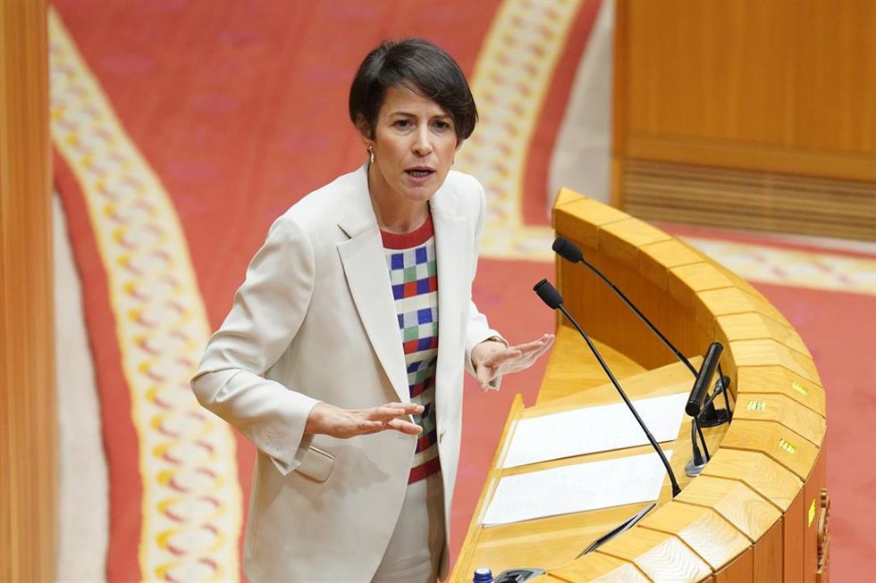 La portavoz nacional del BNG, Ana Pontón, interviene durante el pleno de investidura, en el Parlamento gallego, a 11 de abril de 2024, en Santiago de Compostela, A Coruña, Galicia (España). Rueda ha sido investido presidente de la Xunta por segunda en e