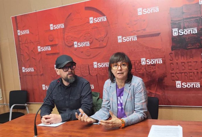 Guillermo González y Gloria Gonzalo presentan el proyecto músical en la cárcel de Soria 'Versos Libres'