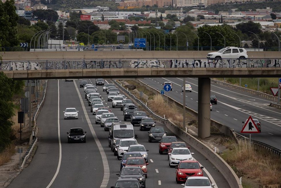 Tráfico en la autovía A3 por la operación retorno del puente de mayo, a 5 de mayo de 2024, en Madrid (España). La operación salida del puente de mayo comenzó el pasado martes, 30 de abril y finaliza hoy, 5 de mayo. La Dirección General de Tráfico (DGT) 