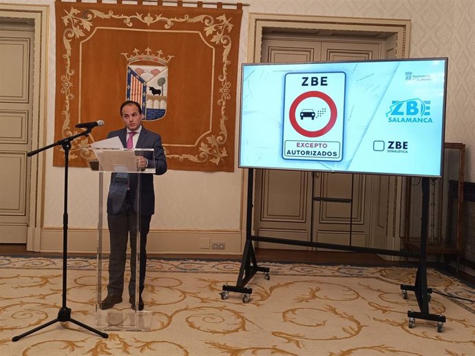 El concejal de Tráfico de Salamanca, Ángel Molina, en el Consistorio