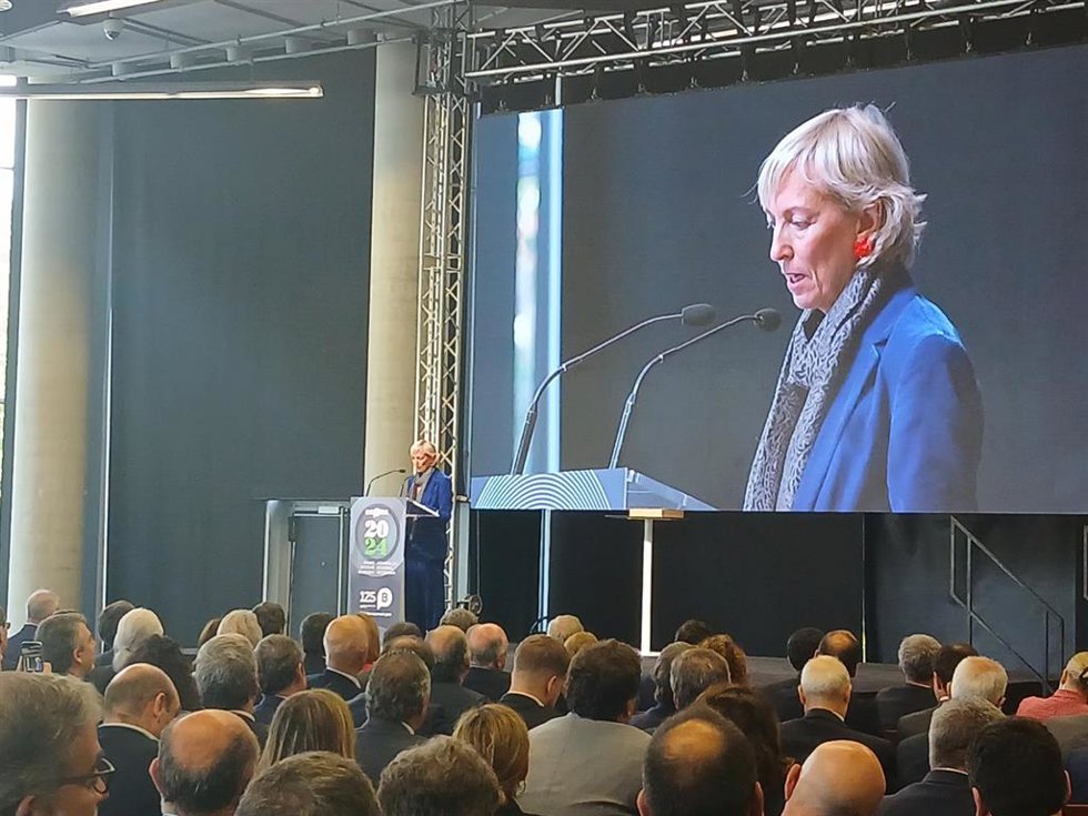 Carolina Pérez de Toledo, presidenta de Cebek, la patronal vizcaína, en la la clausura de la Asamblea General de Bilbao