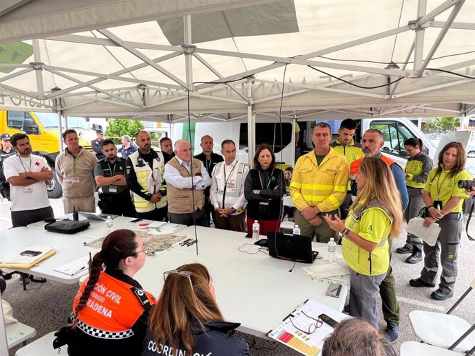 Puesto de Mando Avanzado de un simulacro de incendio forestal en Benalmádena, al que ha asistido la delegada del Gobierno andaluz en Málaga, Patricia Navarro