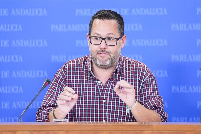 El portavoz de Adelante Andalucía, José Ignacio García, este miércoles en rueda de prensa. 