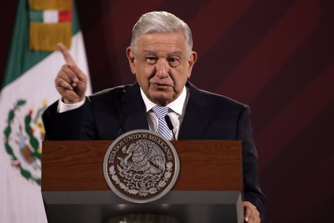 Archivo - 17 April 2023, Mexico, Mexico City: Mexican President Andres Manuel Lopez Obrador speaks during a press conference at the National Palace.