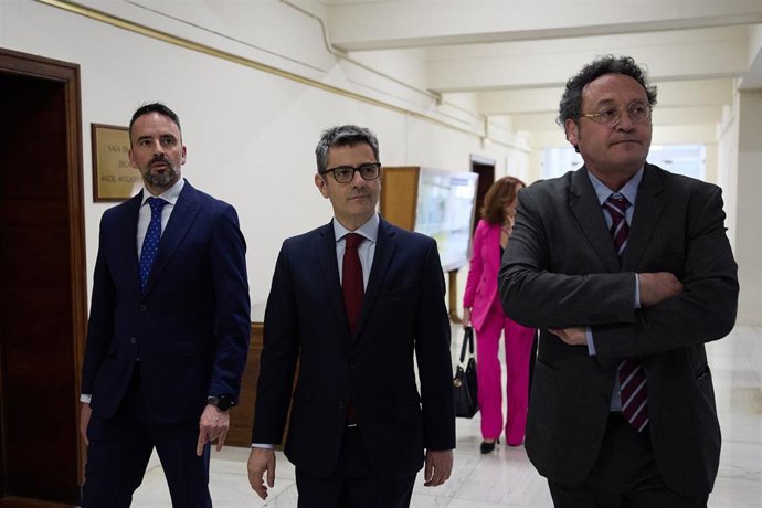 (I-D) El secretario de Estado de Justicia, Manuel Olmedo; el ministro de la Presidencia, Justicia y Relaciones con las Cortes, Félix Bolaños y el Fiscal General del Estado, Álvaro García Ortiz, llegan a la entrega de los despachos a la XLV promoción del