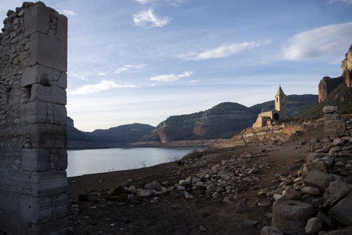 Archivo - Vista del pantà de Sau