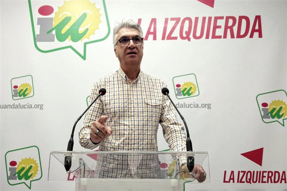 Archivo - El coordinador provincial de Izquierda Unida en Sevilla, Manuel Lay