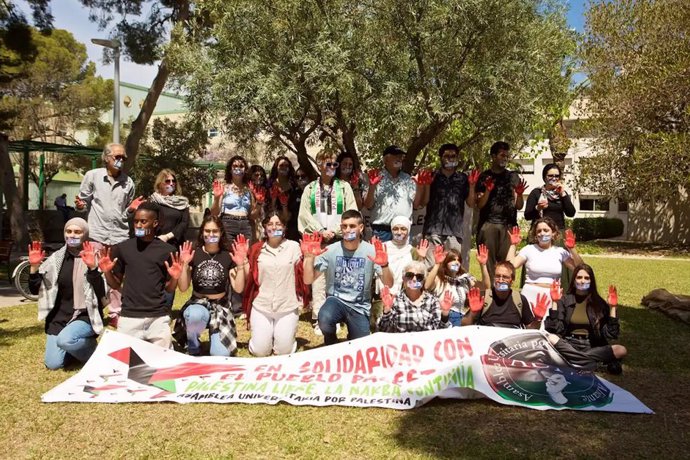 Estudiants de la UA se sumen a les protestes mundials en solidaritat amb Palestina i inicien una acampada