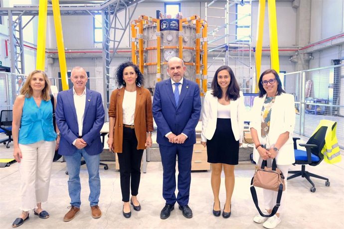 Delegación de la Comisión Europea recibida en la Universidad de Sevilla para conocer los avances en el proyecto Fusion2Grid.