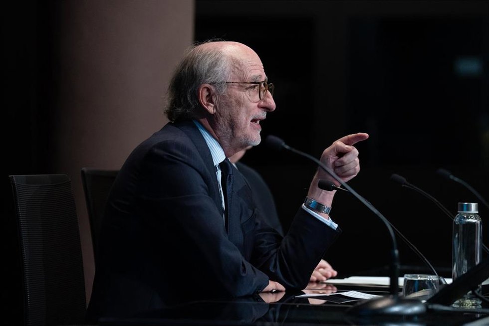 Archivo - El presidente de Repsol, Antonio Brufau, durante la clausura del XII Simposio Empresarial, en La Pedrera, a 5 de febrero de 2024, en Barcelona, Catalunya (España). El objetivo del evento es simplificar y acelerar los incentivos para preservar 