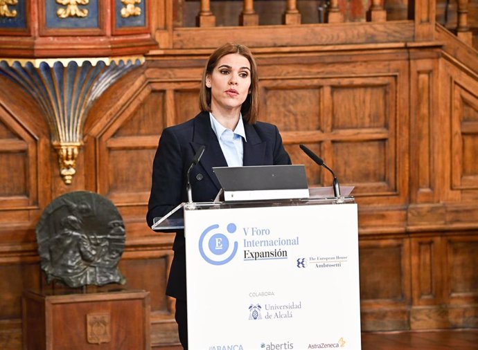 La alcaldesa ha participado en la apertura en Alcalá del V Foro Internacional Expansión