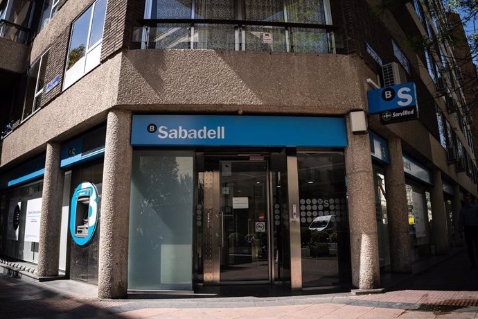 Archivo - Oficina del Banco Sabadell