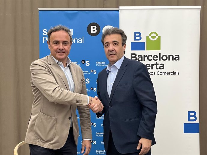 El president de Barcelona Oberta, Gabriel Jené, i el director regional de Banc Sabadell, Jaume Moreno