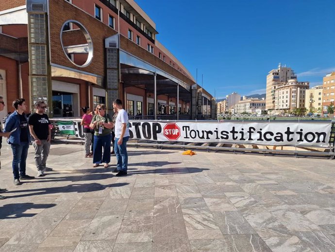Jose Ignacio García y Luis Rodrigo han mostrado su oposición a la turistificación ante la celebración en Málaga de un encuentro de empresarios de viviendas turísticas.