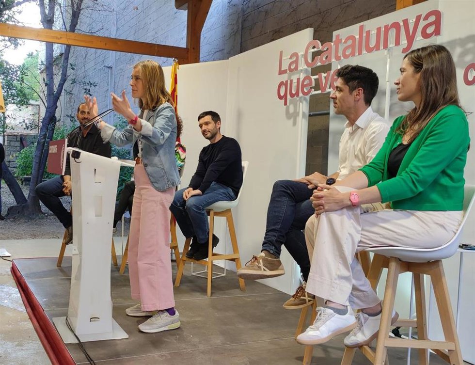 La candidata de los Comuns a presidir la Generalitat, Jéssica Albiach, en un acto en Mollet del Valls