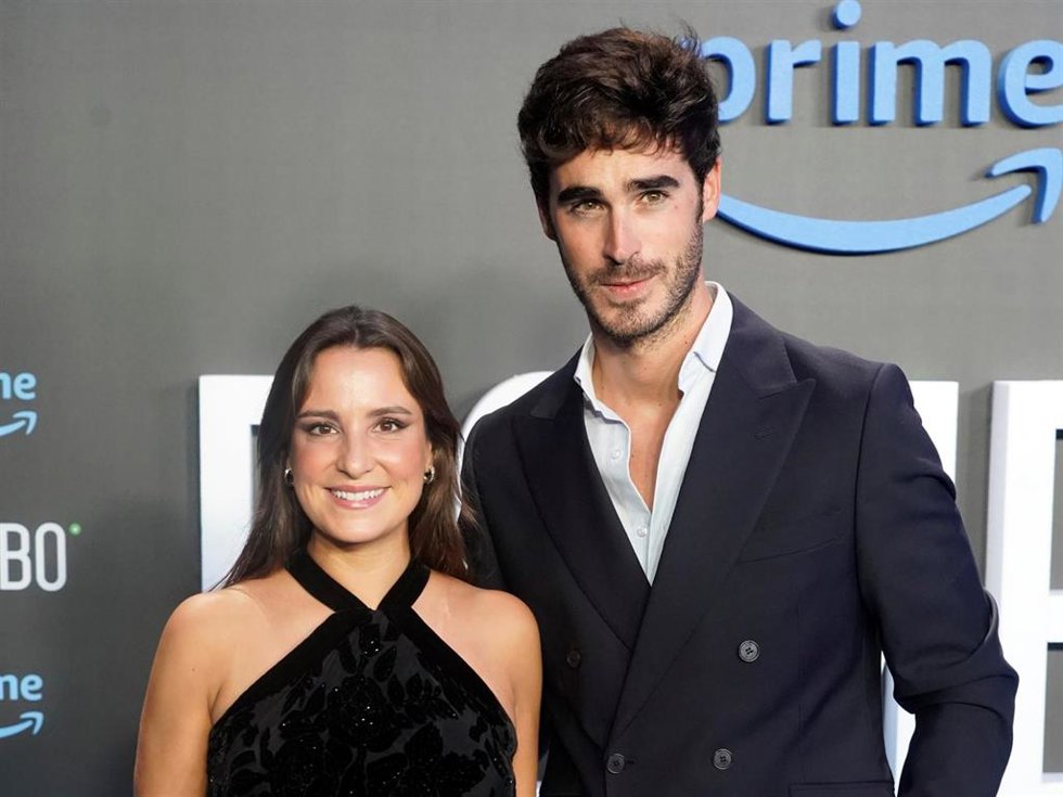 Archivo - Marta Pombo y Luis Zamalloa posan en el photocall durantte la premiere de la docuserie 'Pombo', a 27 de noviembre de 2023, en Madrid (España).
