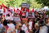 Foto: Un tribunal de Túnez condena a un año de prisión a una opositora por "incitar a los soldados" a desobedecer órdenes