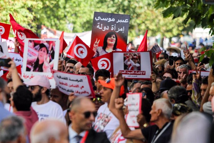 Archivo - Manifestación de opositores tunecinos