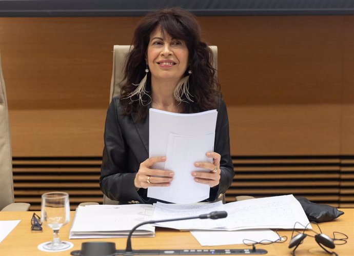 Archivo - La ministra de Igualdad, Ana Redondo, durante una comparecencia ante los medios, en el Congreso de los Diputados, a 29 de febrero de 2024, en Madrid (España). Ana Redondo ha comparecido a petición propia y de los grupos del Partido Popular y VOX