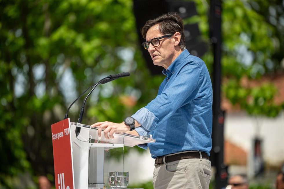 El líder del PSC y candidato a las elecciones catalanas, Salvador Illa, interviene durante un mitin del PSC, a 4 de mayo de 2024, en Montmeló, Barcelona, Catalunya (España)