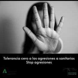 Archivo - Cartel de la Junta de Andalucía contra las agresiones a profesionales sanitarios.
