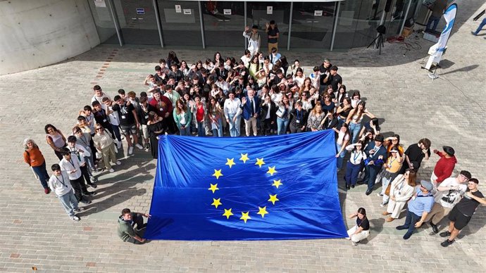 Acto por el Día de Europa ante la Diputación de Granada