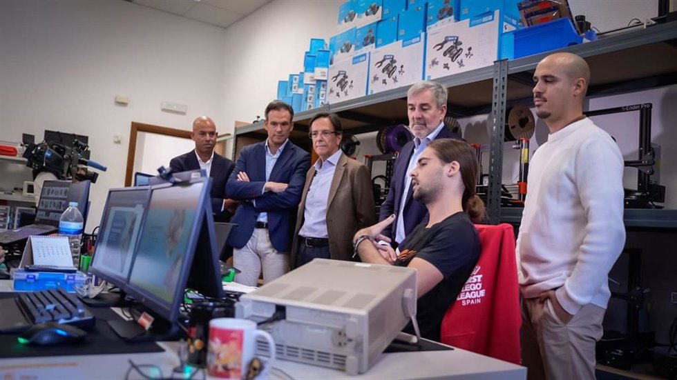 El presidente de Canarias, Fernando Clavijo, visita las instalaciones del Instituto Tecnológico de Canarias (ITC) en su sede de Santa Cruz de Tenerife