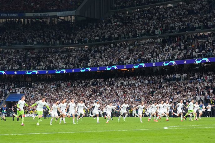 PLayers of Real Madrid celebrate the 2-1 victory and the pass to the Final during the UEFA Champions League, Semi Final Second Leg, football match played between Real Madrid and FC Bayern Munich at Santiago Bernabeu stadium on May 08, 2024 in Madrid, Spai