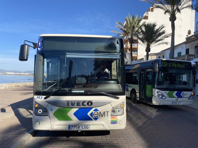 Archivo - Buses de la EMT